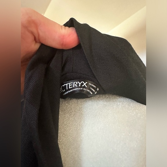 Arc'teryx Cowl Neck Mid Sleeve Women's Top Black - Picture 5 of 6